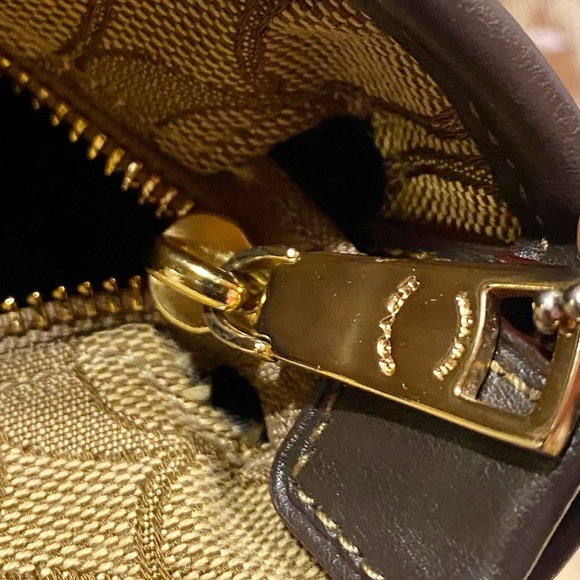 Coach Signature Bag - Picture 10 of 12